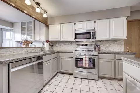 3152 Anton Dr, Aurora, IL 60504 photo 12