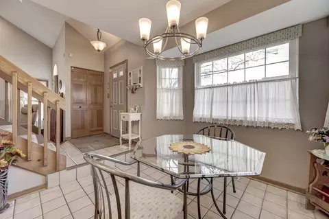 3152 Anton Dr, Aurora, IL 60504 photo 9