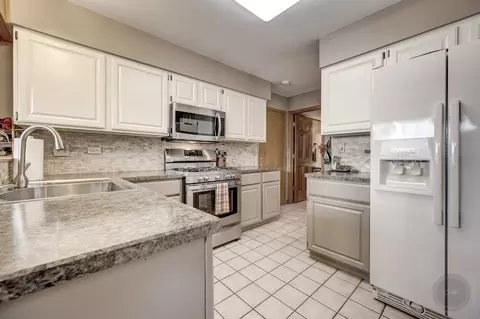 3152 Anton Dr, Aurora, IL 60504 photo 11