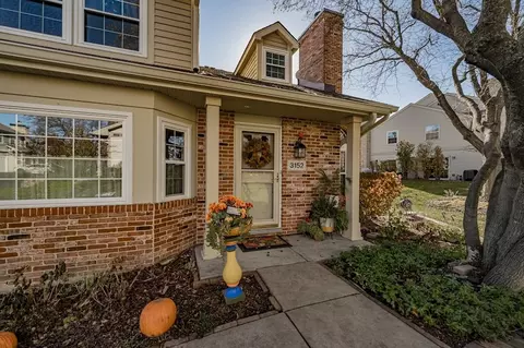 3152 Anton Dr, Aurora, IL 60504 photo 2