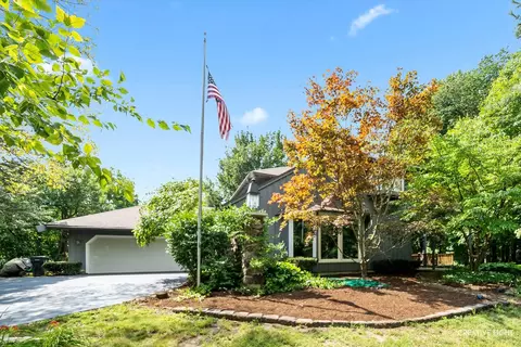 14 Hathaway Cres, Sugar Grove, IL 60554