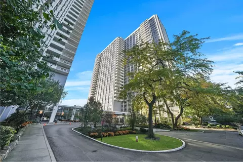 4250 N Marine Dr #2107, Chicago, IL 60613