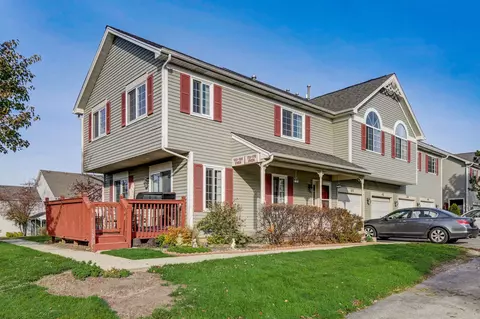 160 Village Creek Dr #11A, Lake In The Hills, IL 60156