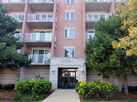 3258 N Harlem Ave #305, Chicago, IL 60634