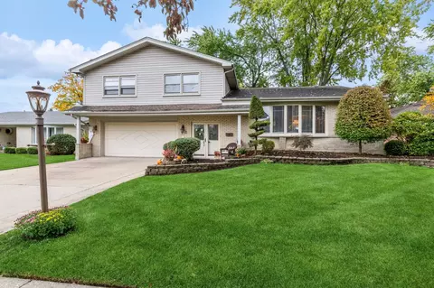 2117 W Haven St, Mount Prospect, IL 60056 photo 2