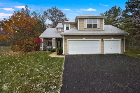 373 Haywood Cir, Round Lake, IL 60073
