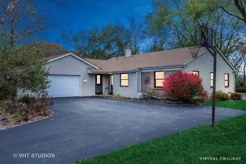 301 Oak Crest Rd, Cary, IL 60013