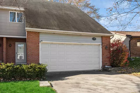 1012 Bent Tree Ct, Elgin, IL 60120