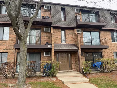 625 Briar Hill Ln #4, Addison, IL 60101