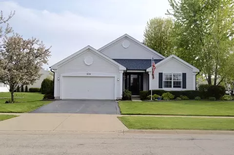 2119 Spring Creek Ln, Mchenry, IL 60050