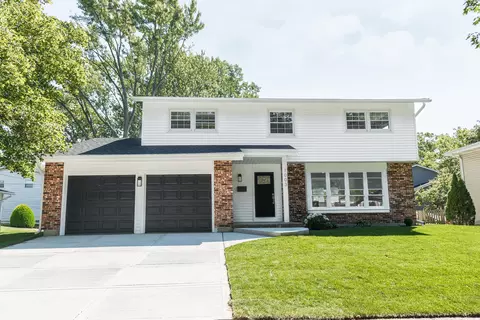 1003 E Greenwood Dr, Mount Prospect, IL 60056