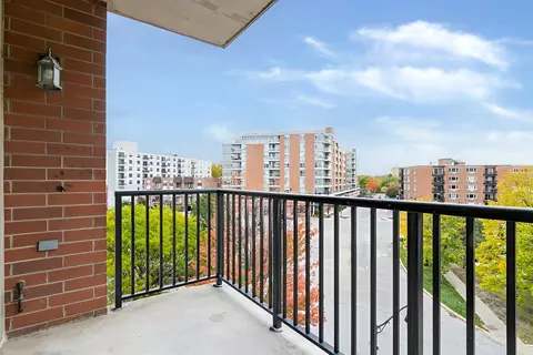 656 Pearson St #401C, Des Plaines, IL 60016 photo 27