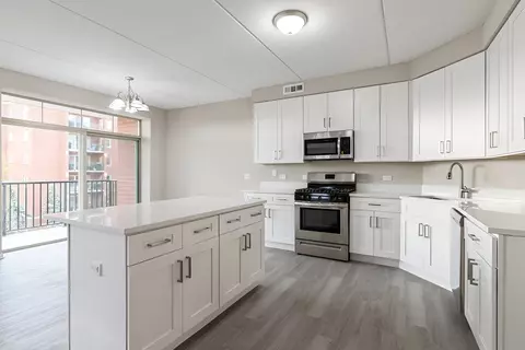 656 Pearson St #401C, Des Plaines, IL 60016 photo 9
