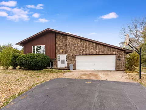 n805 Country Life Drive, Maple Park, IL 60151