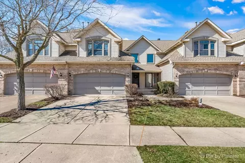 210 Springdale Ln, Bloomingdale, IL 60108