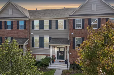 9008 Disbrow St #9008, Huntley, IL 60142