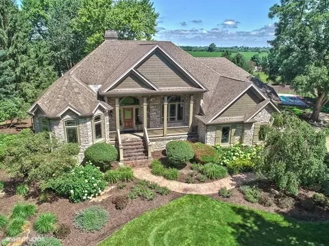 9 N050 Dittman Rd, Campton Hills, IL 60124