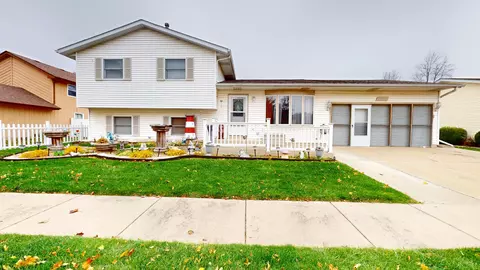 1025 Christine Ct, Joliet, IL 60431