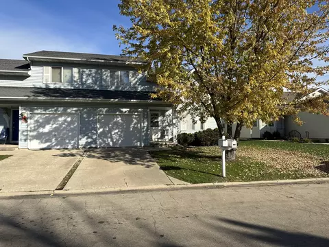 514 Avon Ln, Ottawa, IL 61350