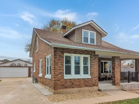 1314 S Demeter Dr, Freeport, IL 61032