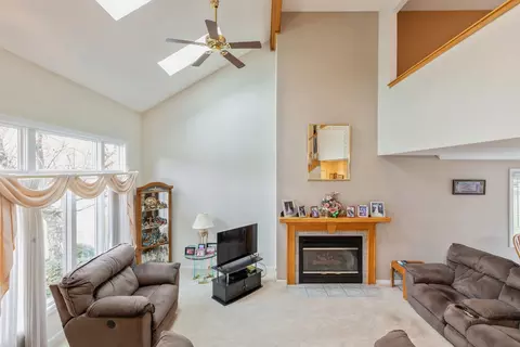 101 Lake Hill Dr, Steger, IL 60475 photo 3