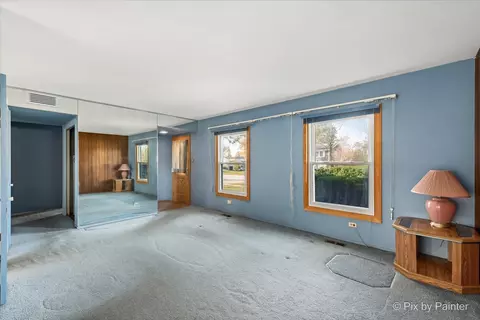 1645 Chippendale Rd, Hoffman Estates, IL 60169 photo 3