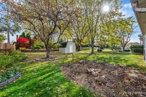1645 Chippendale Rd, Hoffman Estates, IL 60169 photo 21