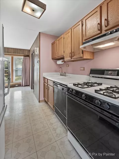 1645 Chippendale Rd, Hoffman Estates, IL 60169 photo 9