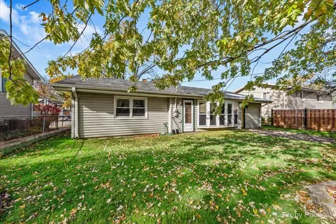 1645 Chippendale Rd, Hoffman Estates, IL 60169 photo 20