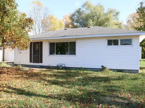 304 S Maple St, Newton, IL 62448