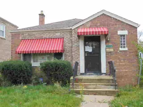 9855 S University Ave, Chicago, IL 60628