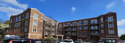 515 Main St #411, West Chicago, IL 60185