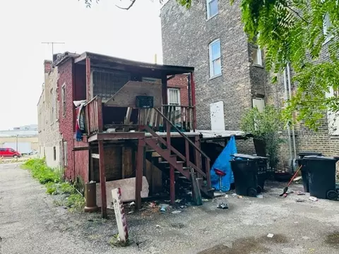 2749 W Chicago Ave, Chicago, IL 60622