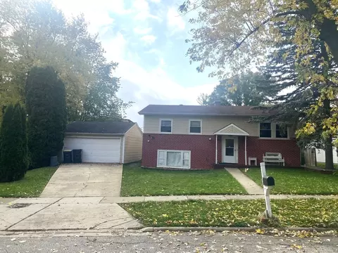 19529 W Cambridge Rd, Mundelein, IL 60060