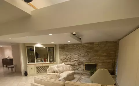 Living - 42 Graymoor Ln, Olympia Fields, IL 60461 photo 1 of 2