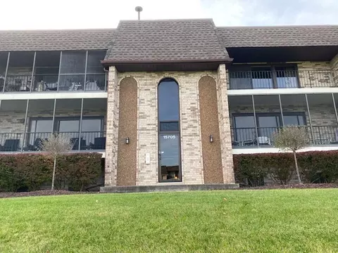 15705 Foxbend Ct #2N, Orland Park, IL 60462