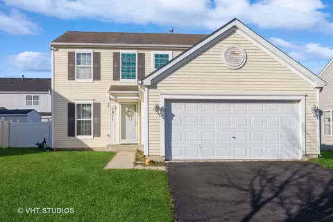 1811 Woodside Dr, Woodstock, IL 60098