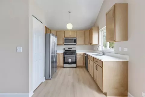 306 Barton Ct, Bartlett, IL 60103 photo 12