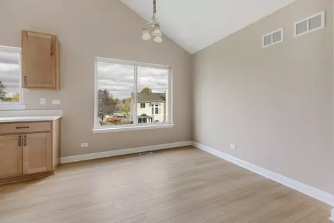 306 Barton Ct, Bartlett, IL 60103 photo 8