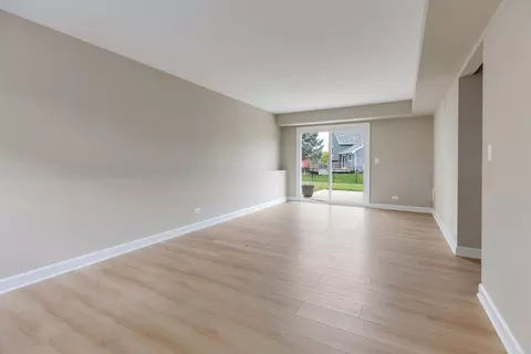 306 Barton Ct, Bartlett, IL 60103 photo 19