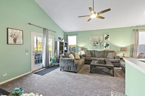 11 E Hague Dr, Antioch, IL 60002 photo 5
