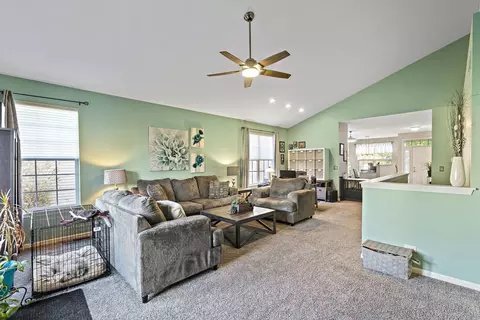 11 E Hague Dr, Antioch, IL 60002 photo 6