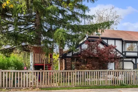 905 Columbus St, Wilmette, IL 60091