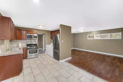 16328 Trumbull Ave, Markham, IL 60428 photo 5