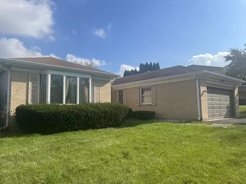 550 Cortland Dr, Lake Zurich, IL 60047
