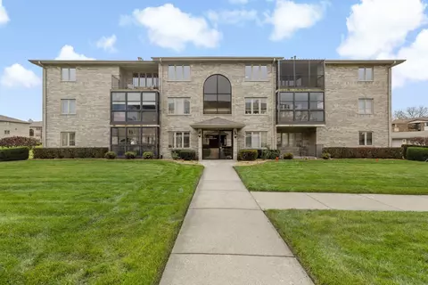 13935 W Leamington Dr #910, Crestwood, IL 60445