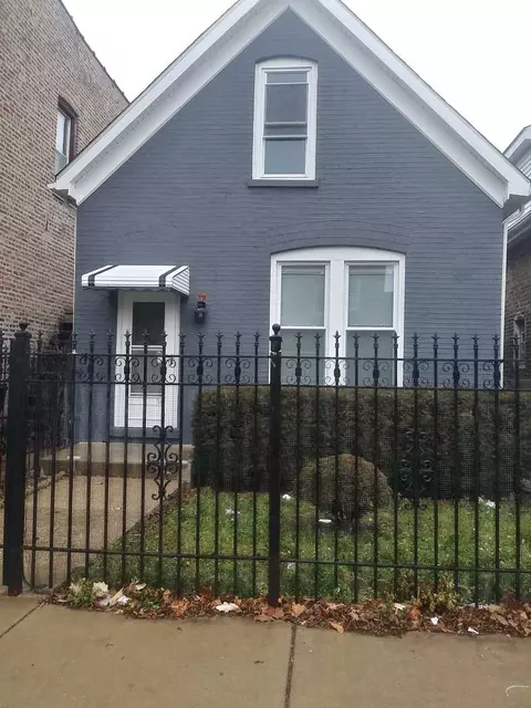 3686 W Grand Ave, Chicago, IL 60651