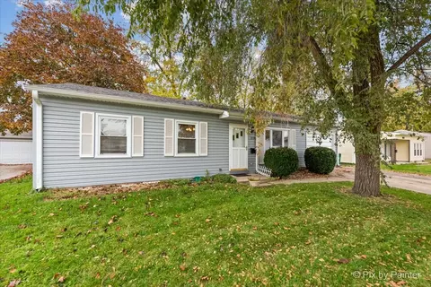 216 Linden Ave, Romeoville, IL 60446