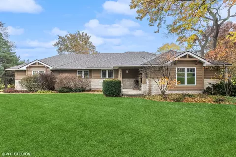 1225 Aurora Way, Wheaton, IL 60189