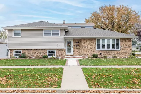 4155 Goss Ave, Schiller Park, IL 60176